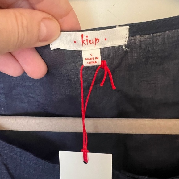 Kiup Navy Linen Blend Ruffle Button Blue Sleeveless Tank Top Size Small NWT - Picture 3 of 4